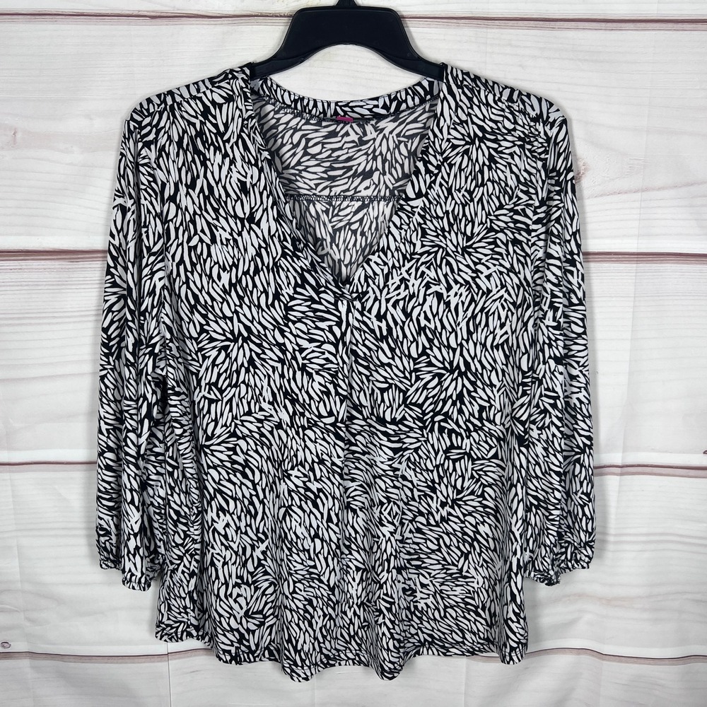 Vince Camuto Blouse Womens XXL Black White Abstract V-Neck 3/4 Sleeve Top Knit